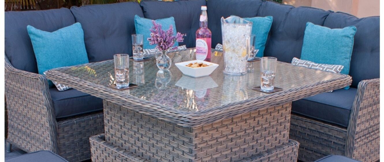 Contemporary Large Garden Ideas Lees of Grimsby