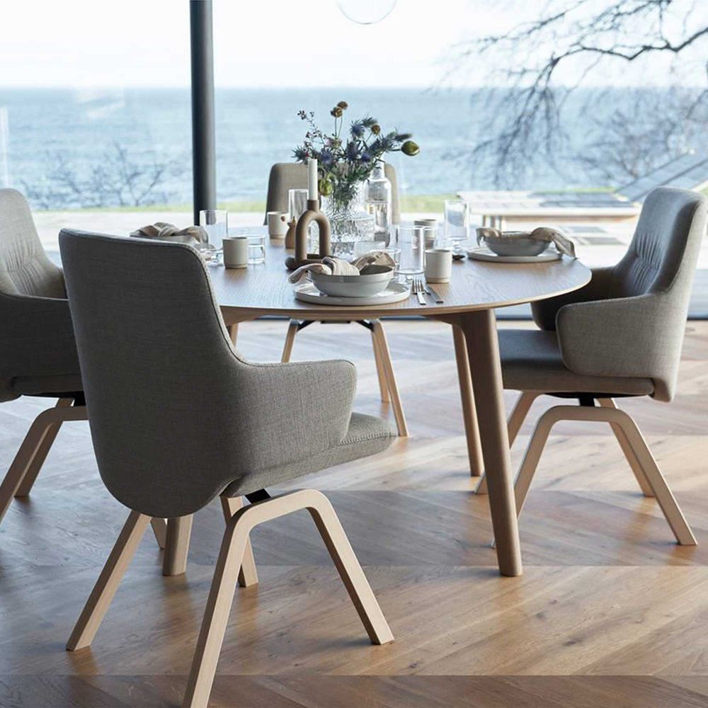 Stressless Bordeaux Round Dining Table Lees of Grimsby