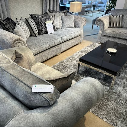 Sofas & Chairs