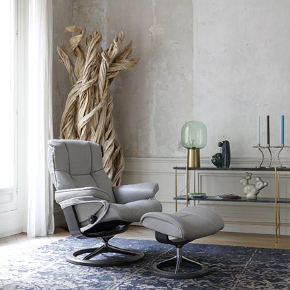 Stressless Mayfair Large Chair - Signature Base Stressless Mayfair Large Chair - Signature Base