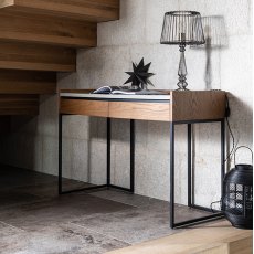 Hendrix Desk