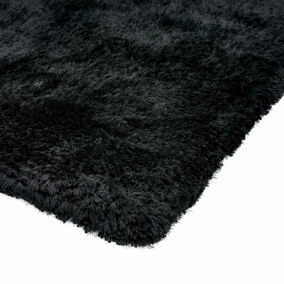 Plush Rug Black Lees of Grimsby