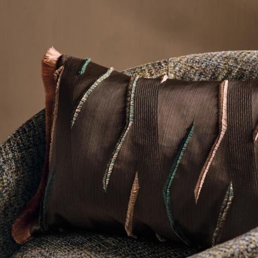 New ✨ Istoria weaves and wall coverings @blackedition_byromo have landed in our fabric & wallpaper...